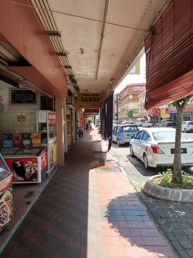 Red Tomato Hotel Labuan Ngoại thất bức ảnh